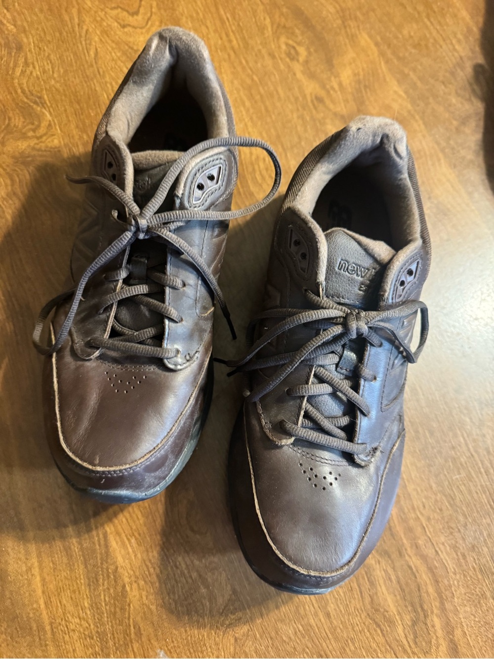 New Balance Men’s Brown Leather Athletic Sneakers